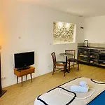 Coquet Studio En Coeur De Ville Avec Wifi Et Clim